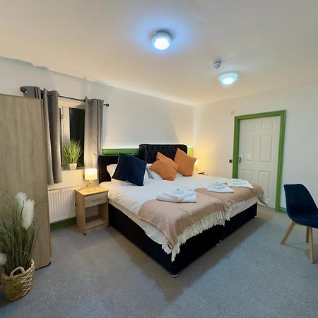 Coastal Park Accommodation Llanelli Buitenkant foto