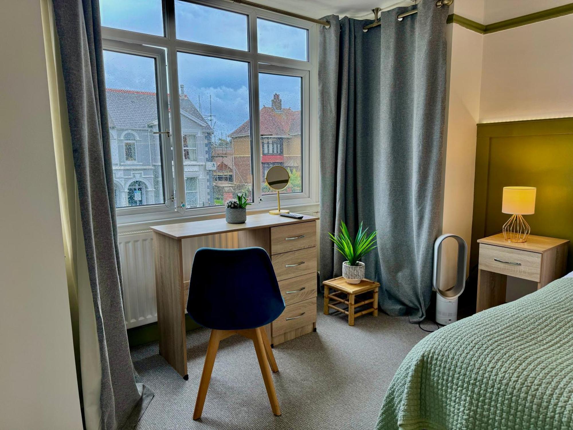 Coastal Park Accommodation Llanelli Buitenkant foto