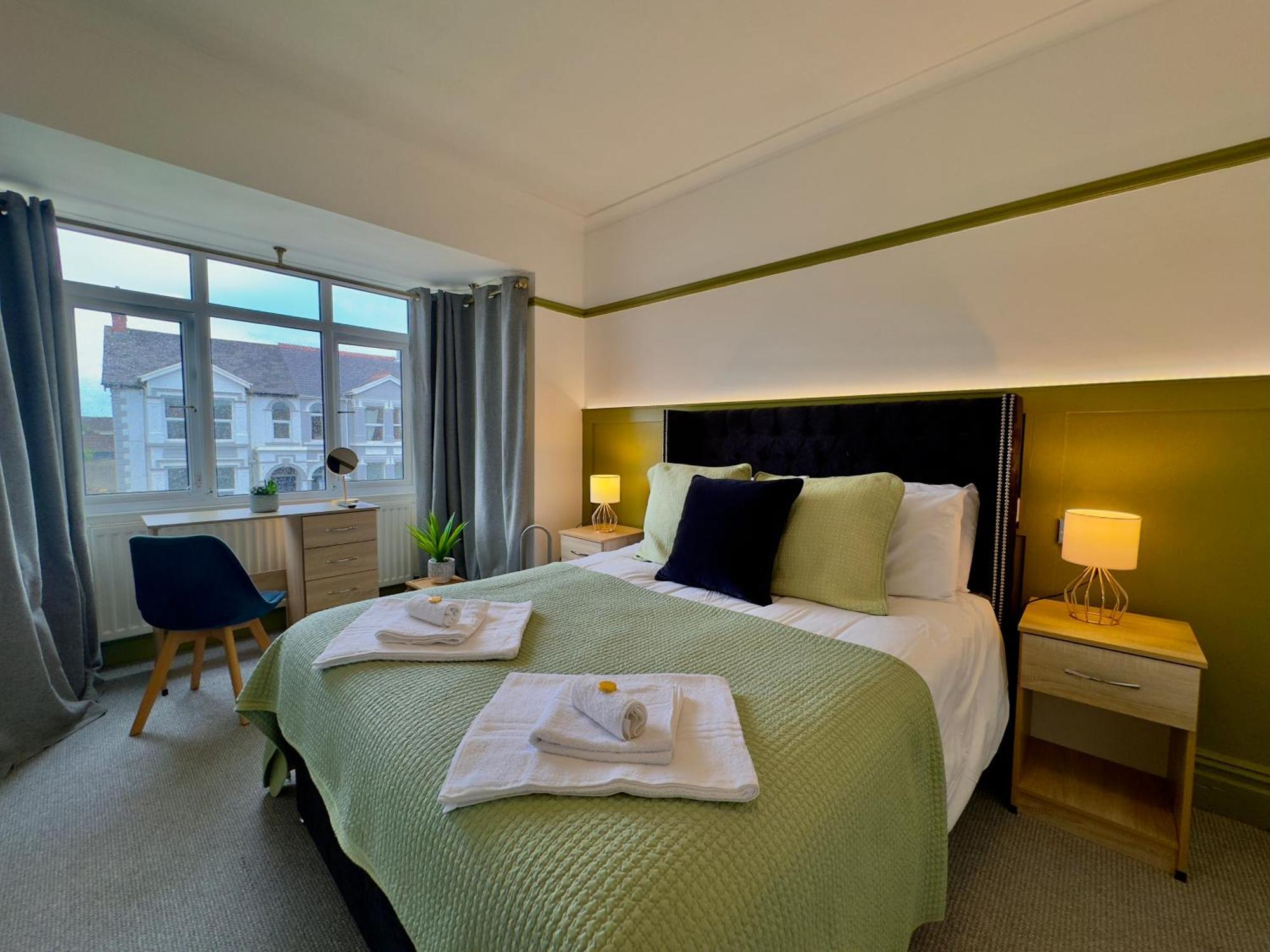 Coastal Park Accommodation Llanelli Buitenkant foto