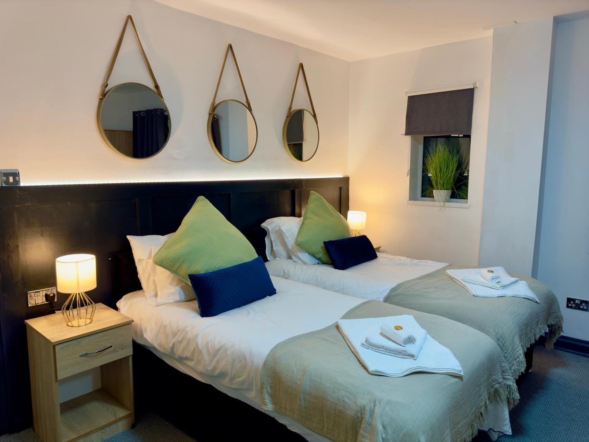 Coastal Park Accommodation Llanelli Buitenkant foto