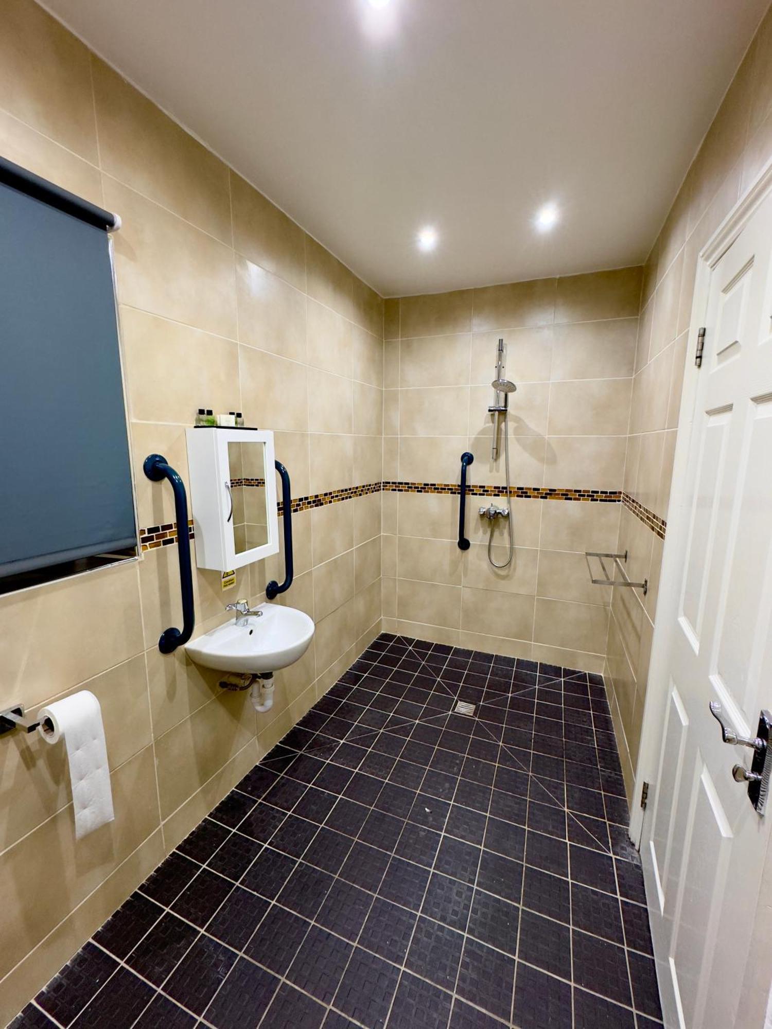 Coastal Park Accommodation Llanelli Buitenkant foto