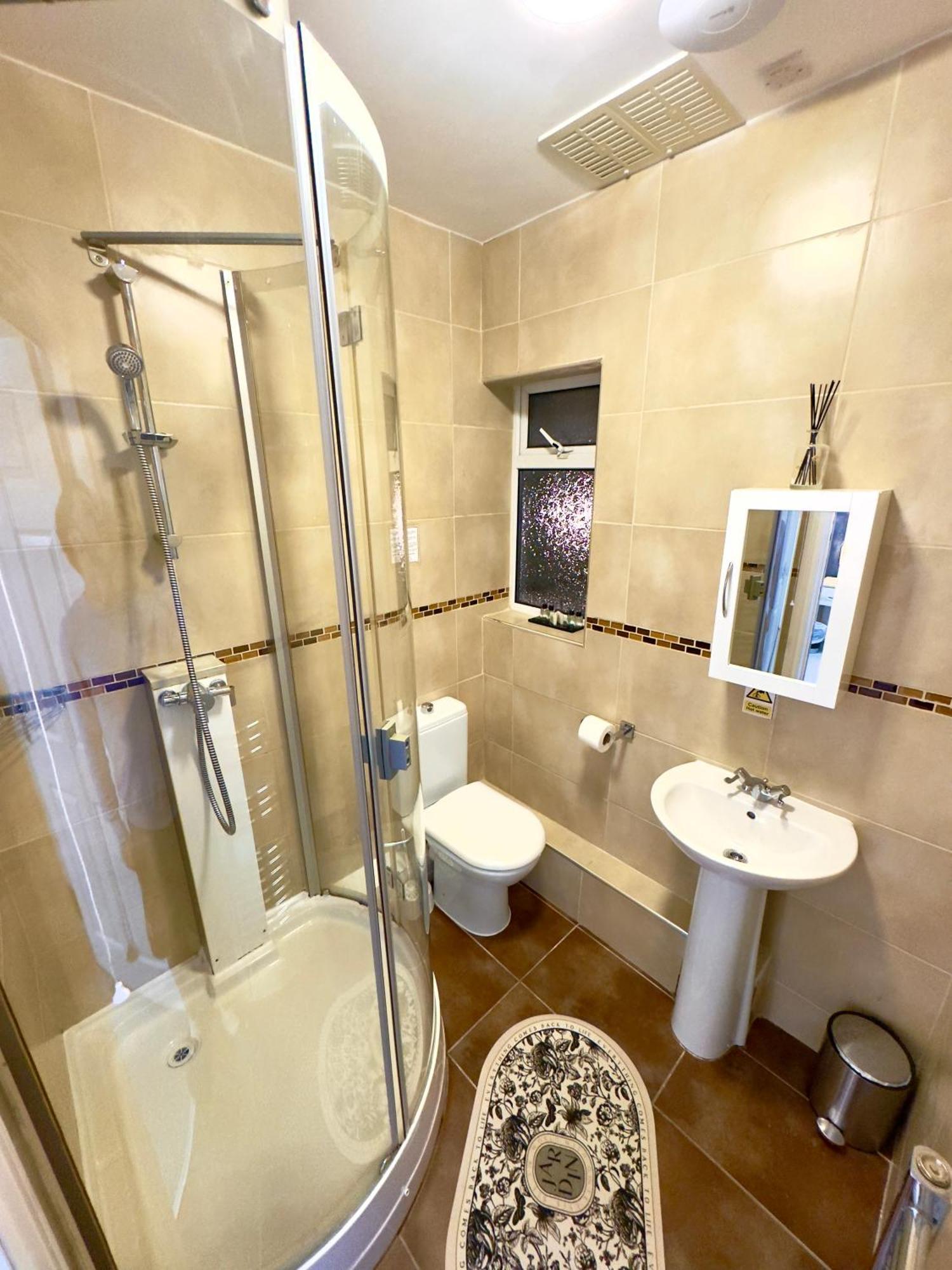 Coastal Park Accommodation Llanelli Buitenkant foto