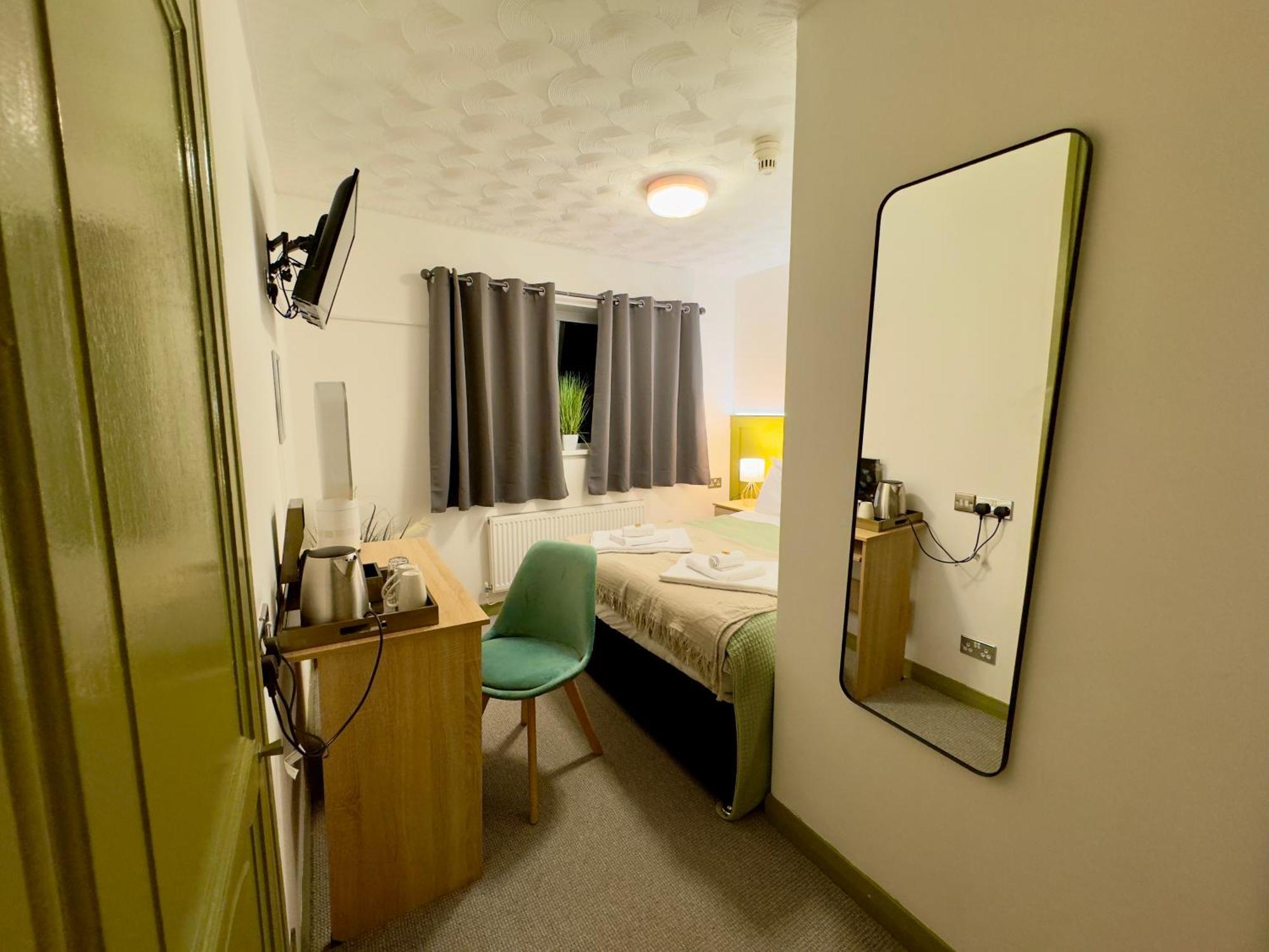 Coastal Park Accommodation Llanelli Buitenkant foto
