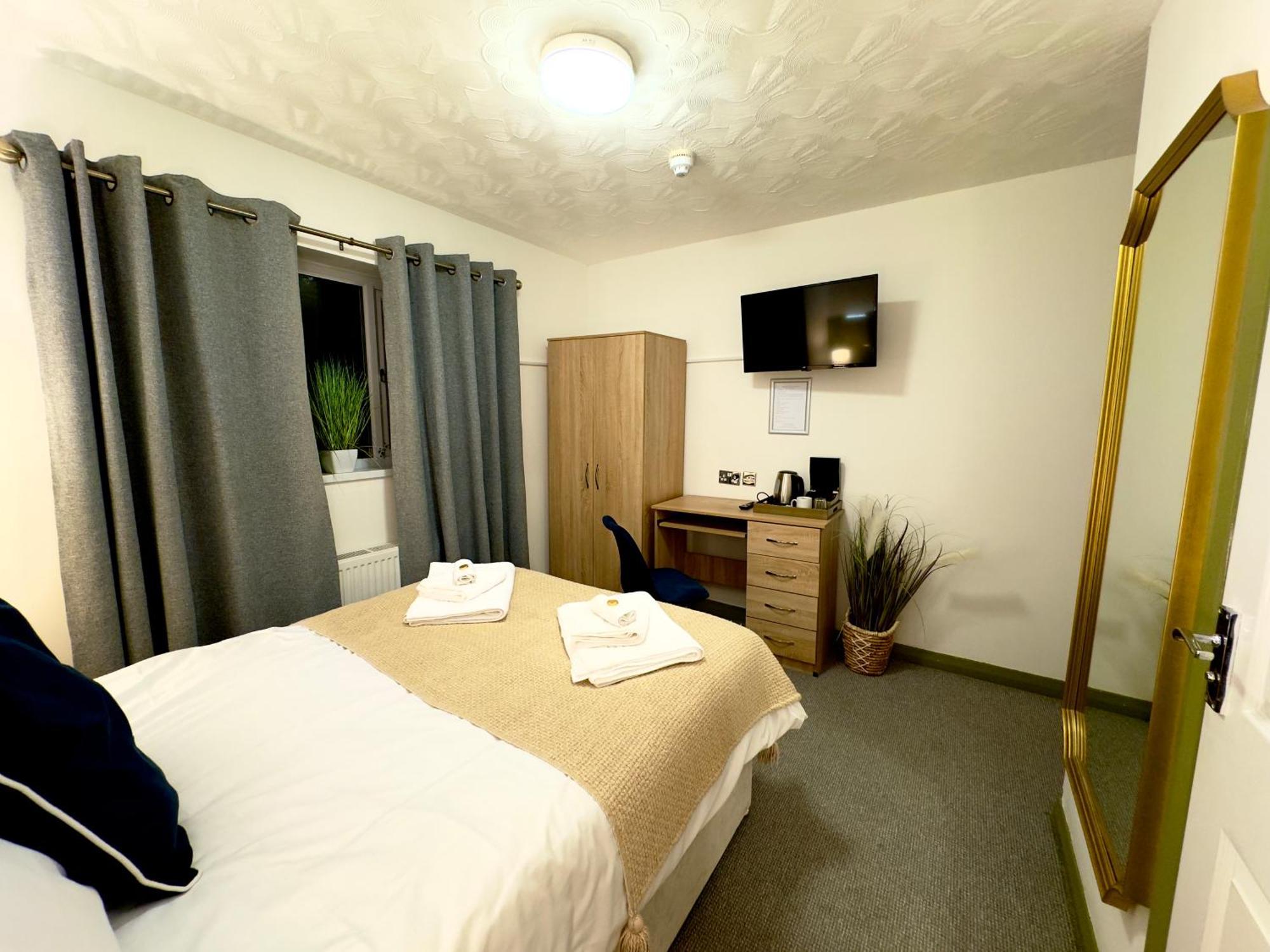 Coastal Park Accommodation Llanelli Buitenkant foto