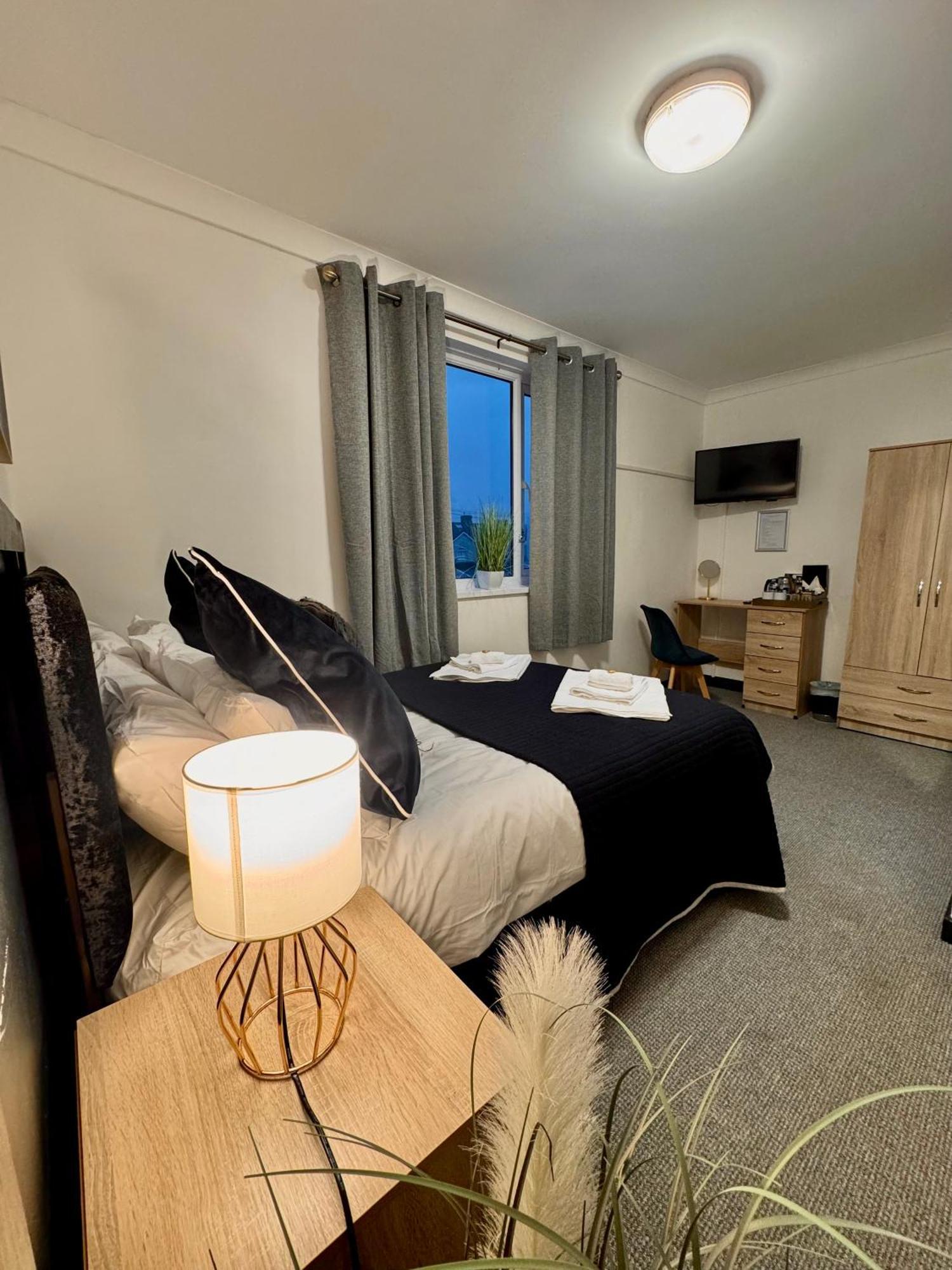 Coastal Park Accommodation Llanelli Buitenkant foto