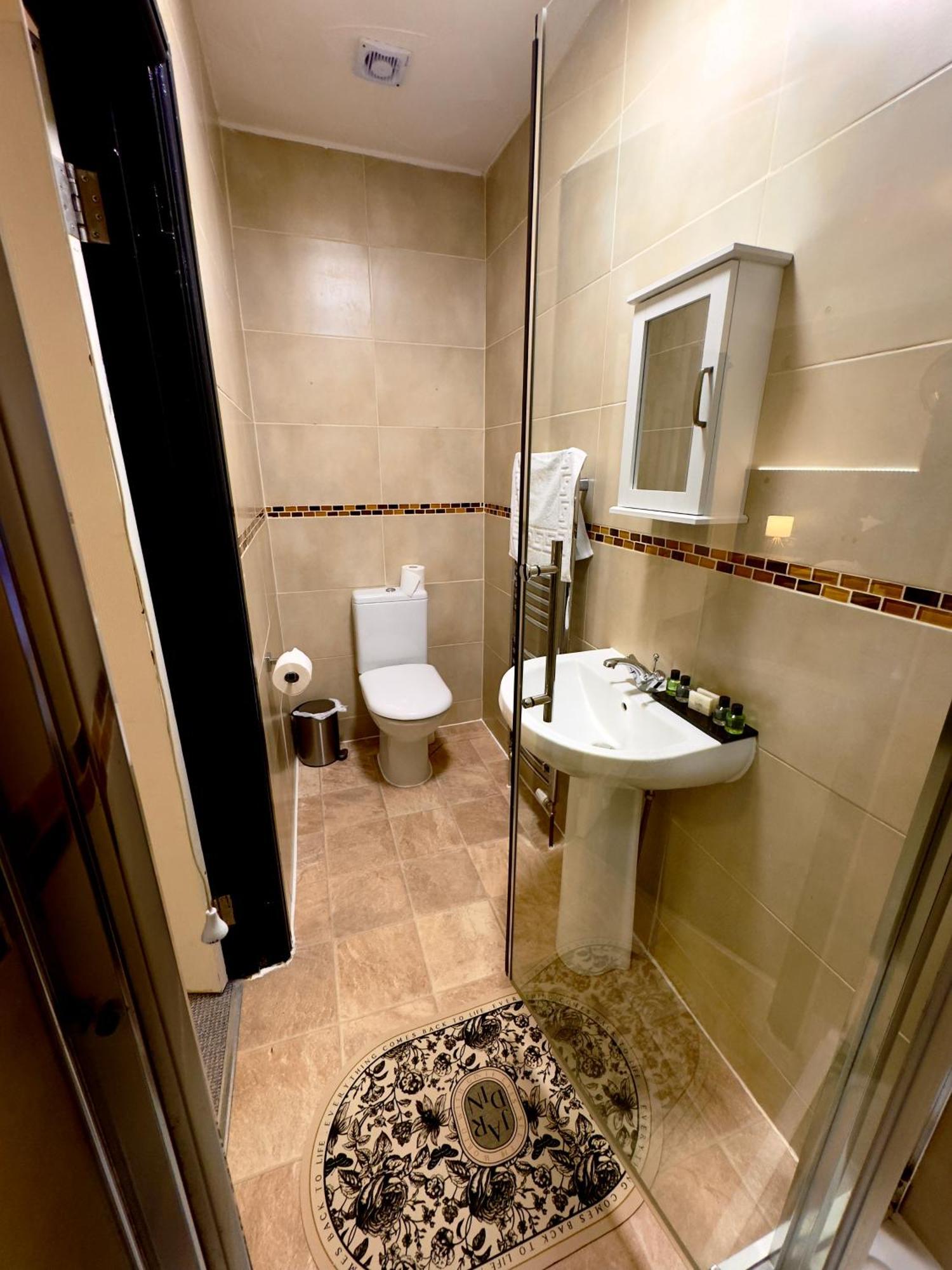 Coastal Park Accommodation Llanelli Buitenkant foto