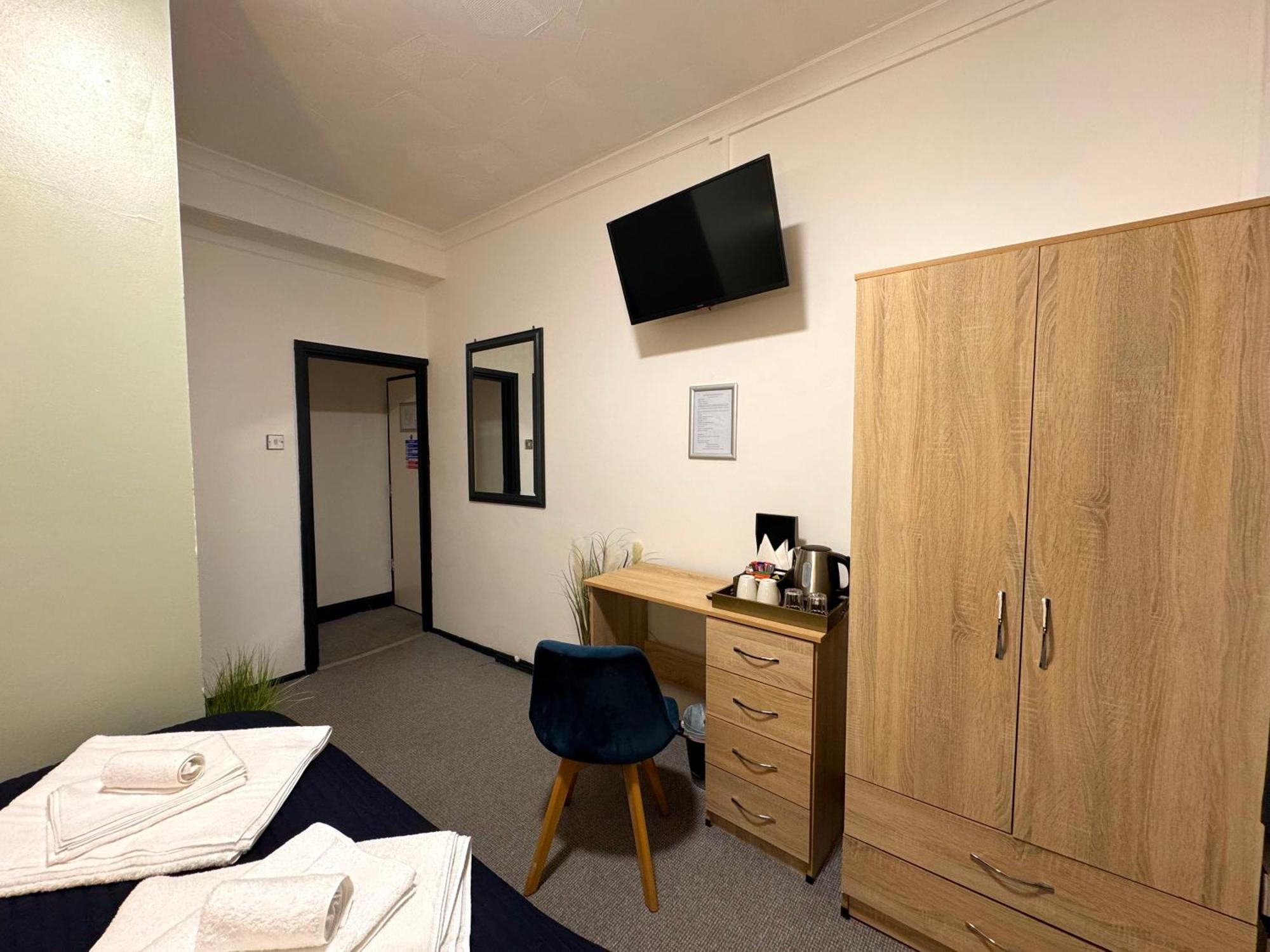 Coastal Park Accommodation Llanelli Buitenkant foto