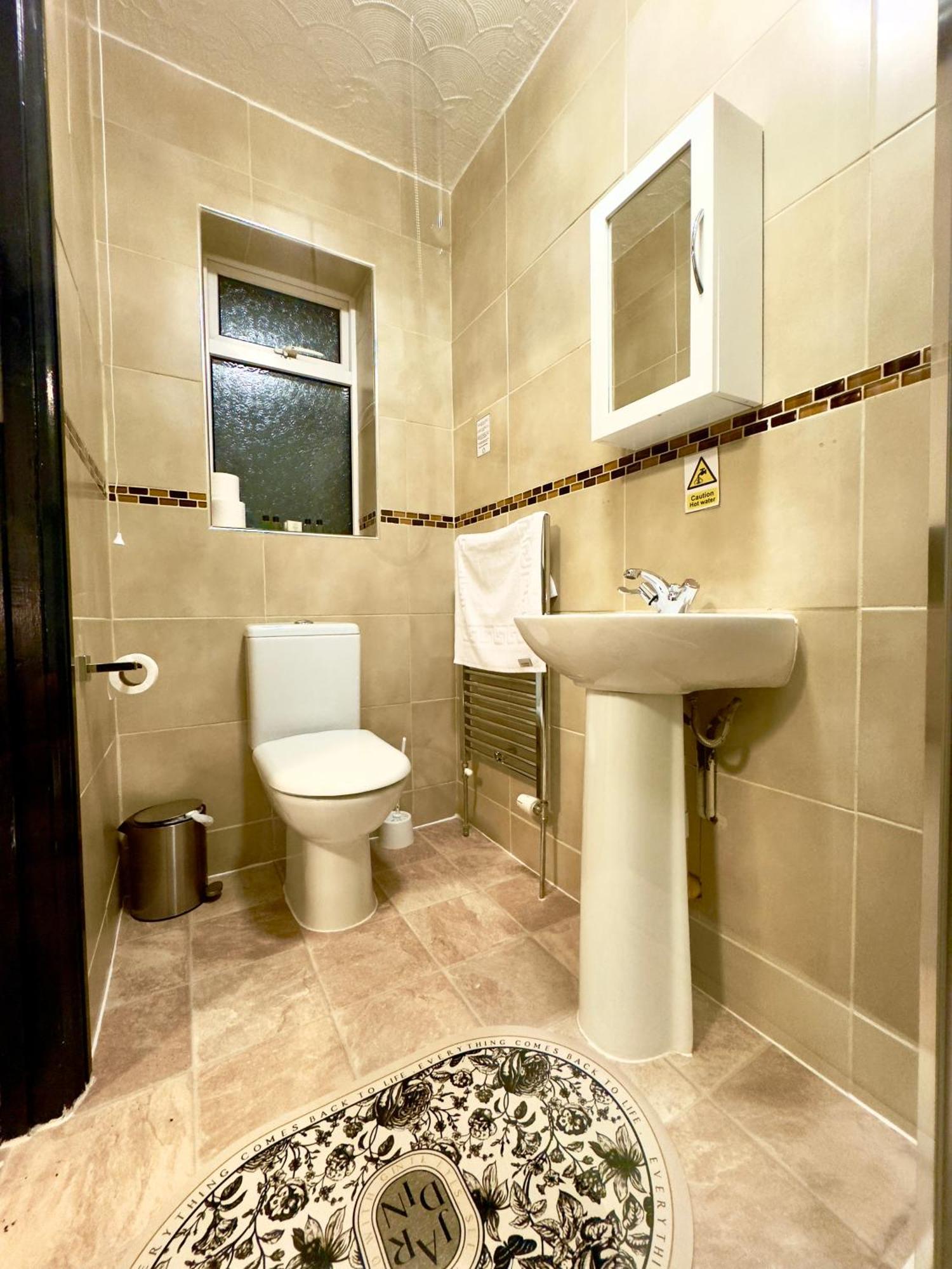 Coastal Park Accommodation Llanelli Buitenkant foto