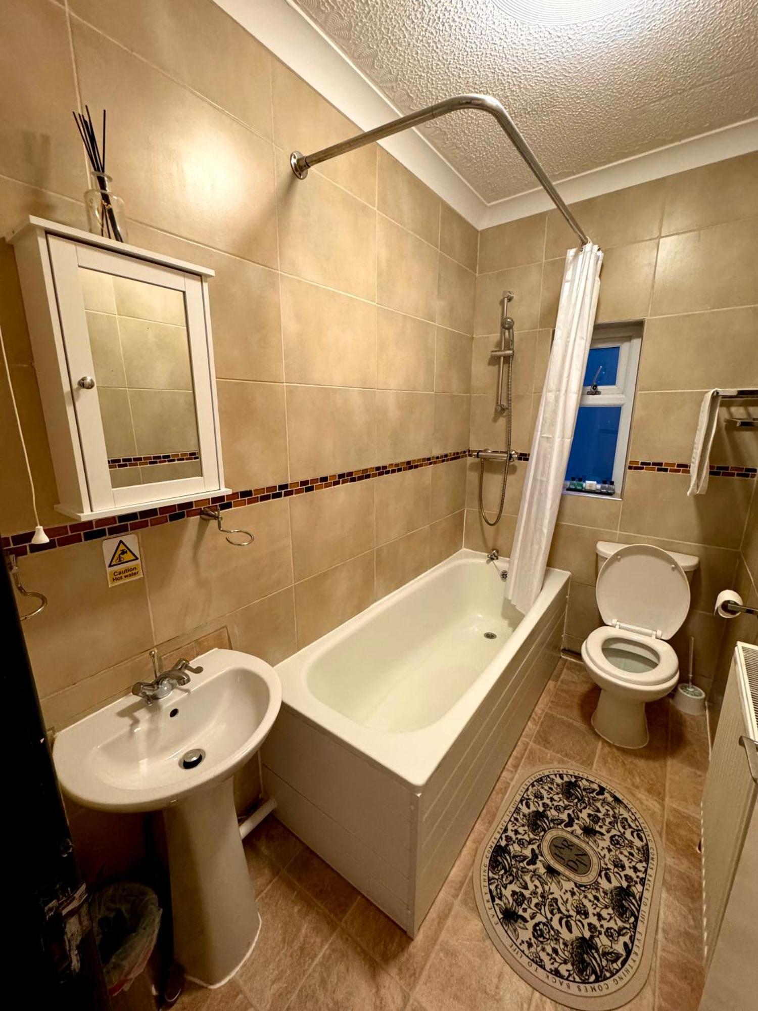 Coastal Park Accommodation Llanelli Buitenkant foto
