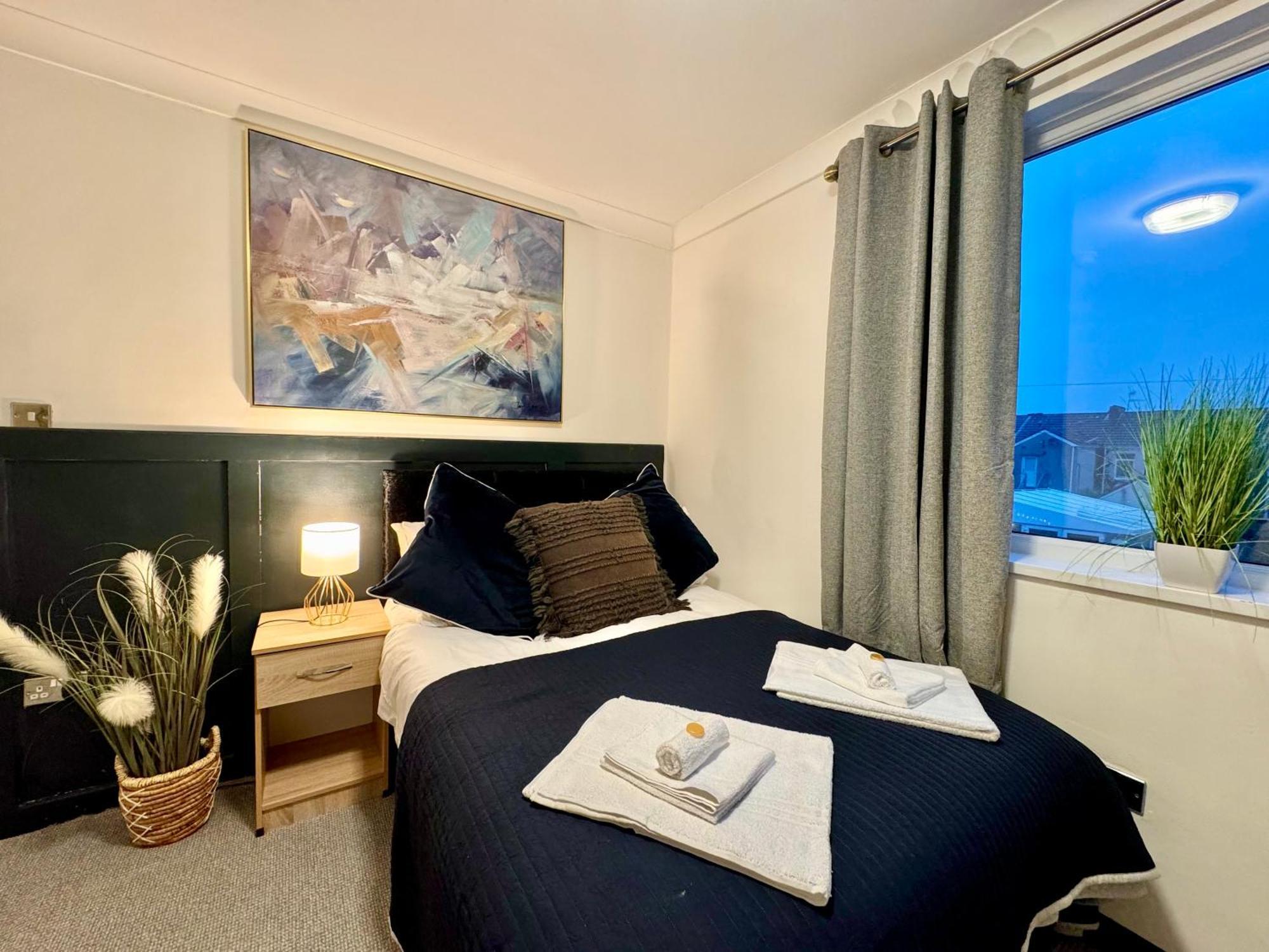 Coastal Park Accommodation Llanelli Buitenkant foto